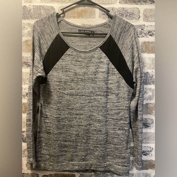 Women’s Heather Gray with Black Detail Sweater. - Picture 1 of 3